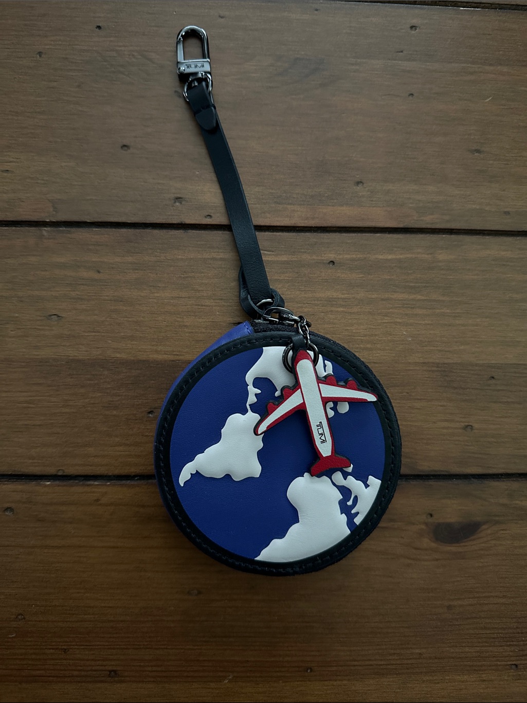 Tumi Leather Travel Globe Zip Around Pouch Bag Charm Rare